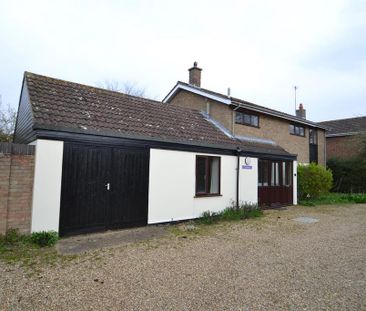 4 bedroom detached house to rent - Photo 3