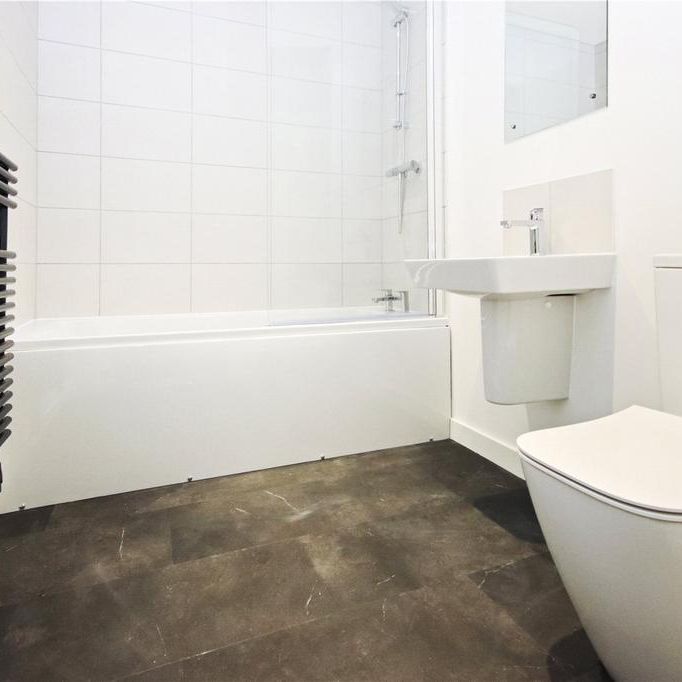 3 bedroom end of terrace house to rent - Photo 1