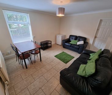 4 Bed Student Accommodation - Photo 1