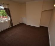 3 bed House - Mid Terrace for Rent - Photo 4
