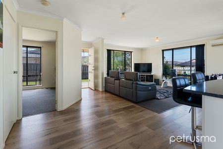 Neat, Comfortable and Conveniently Located! - Photo 2