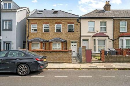 Avenue Road, Tottenham, London, N15 - Photo 2