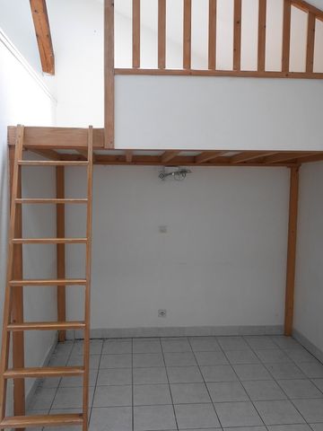 Location Appartement 1 pièce 24m² LYON 3ème - Photo 2