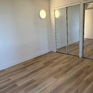 Laval - 4 1/2 - 5 1/2 - Montmorency- Chauffé, Béton , Ascenseur - Photo 2