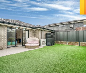 Beautiful 4 Bedroom Home - Great Location! - Photo 4