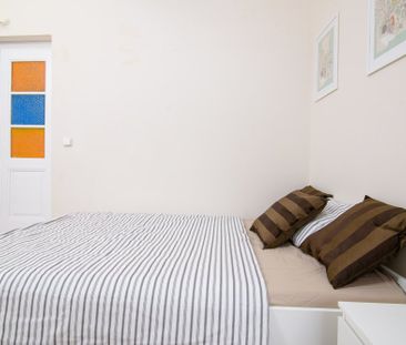 Pronájem světlého pokoje v Praze 8 – Karlín, plně vybavený, u metra... - Photo 1