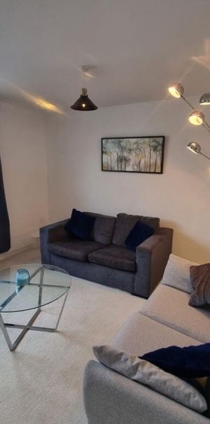 2 Bed Flat, Bell Hill Road, BS5 - Photo 1