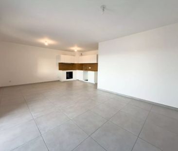 location vide 3p 67.70m² + terrasse + stationnement - Photo 3