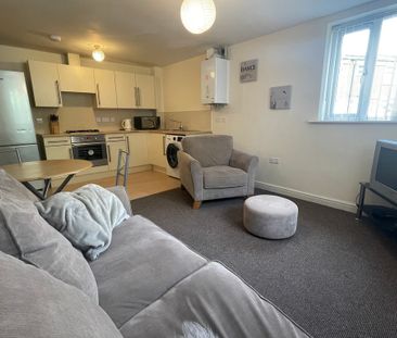 2 Bedroom Ground Floor Flat - Photo 3