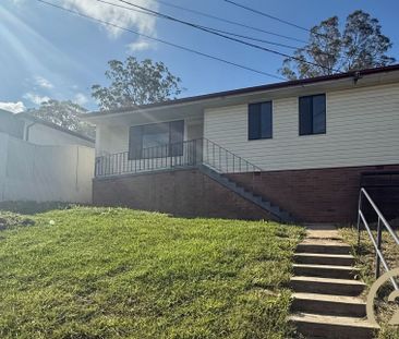 3 Bedroom Family Home&comma; Located in Busby&excl; - Photo 1