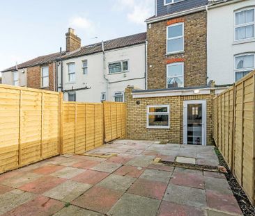 Mixed use to rent - Photo 6