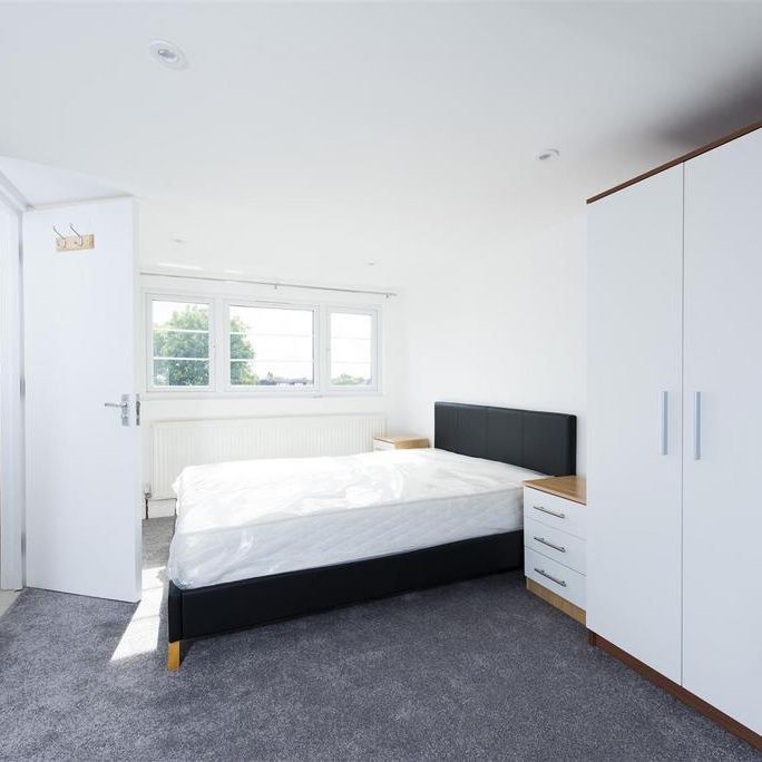 1 bedroom property to rent - Photo 1