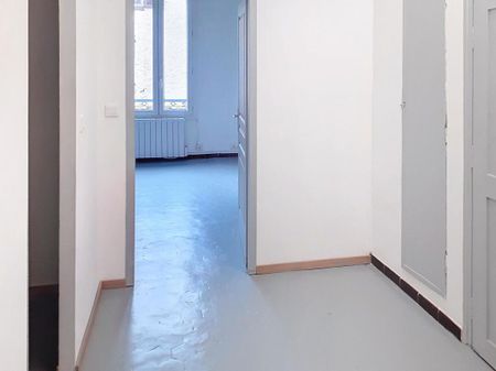 Appartement T4 de 78.75 m2 - LE VAL - Photo 2