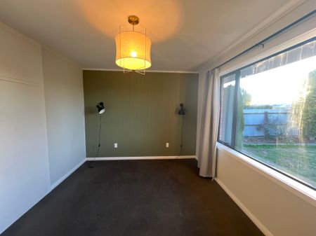 Family Home in Tinwald - Photo 3