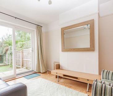 Crotch Crescent, Marston - Photo 1