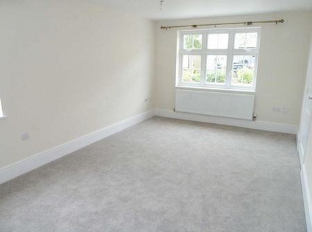 3 bedroom detached house to rent - Photo 2