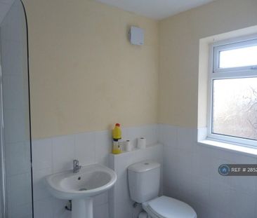 3 bedroom terraced house to rent - Photo 6