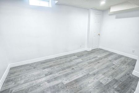 Detached Home For Lease | N8129686 - Photo 4