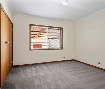 Enormous family home in sought after location - Photo 5