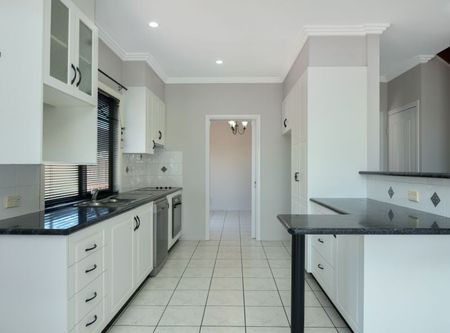 49 Lydwin Cr East Toowoomba - Photo 3