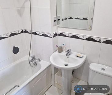 2 bedroom penthouse to rent - Photo 2