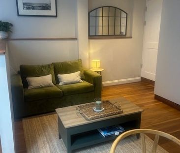 Studio Flat, Fulham Rd, SW10 - Photo 2