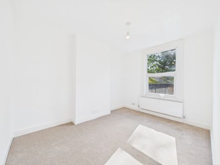 Sunnycroft Road, London, SE25 - Photo 4