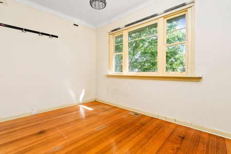 Elegant Character Home in the Frankston High School Zone - Photo 2