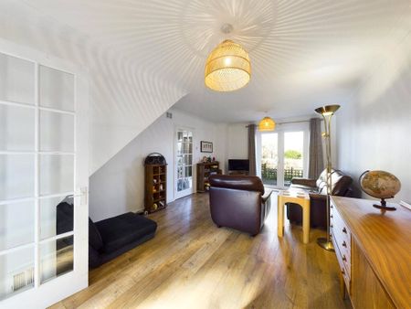 Van Dyck Close, Basingstoke, Hampshire, RG21 - Photo 3