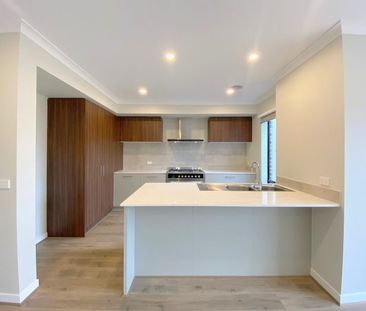 Modern Living at 6 Pinfold Road, Wollert - Photo 2