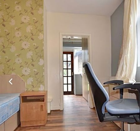4 Bed - 131a Otley Road, Headingley, Leeds - LS6 3PX - Student - Photo 3