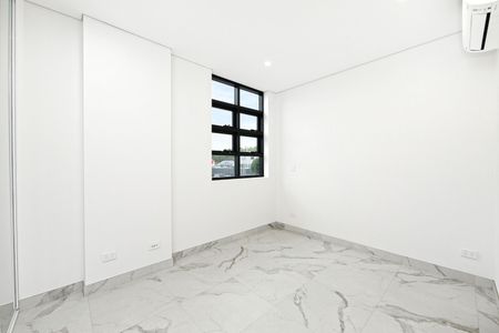 Brand New Selection Of 14 Up Market Studios - Photo 3