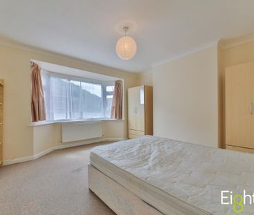 4 bedroom terraced house to rent - Photo 5