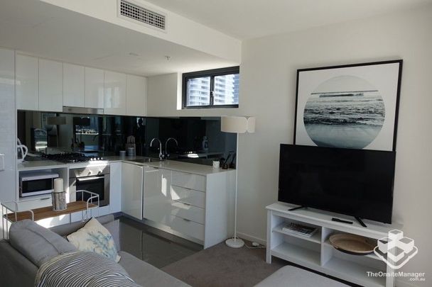 Fully furnished high level two bedrooms unit - Photo 1
