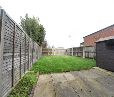 3 bedroom end of terrace house to rent - Photo 2