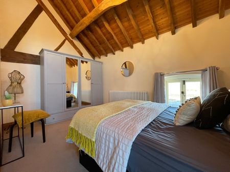 Charming Three Bed Barn - Photo 5