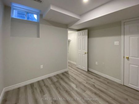 Condo Townhouse For Lease | N9239870 - Photo 3