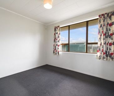 The Perfect Family Home with Room for Everything - Photo 5