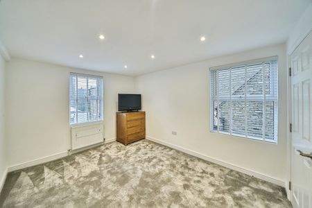 2 Bed Terraced House, Lower Richmond Road, SW15 - Photo 5