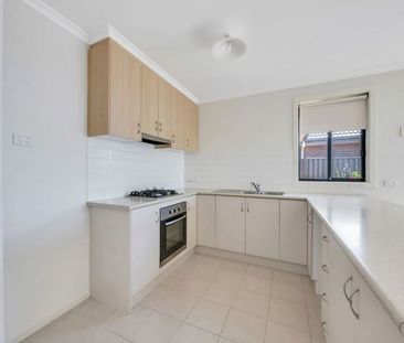 49 Greenhills Rd, Victor Harbor SA 5211 - House For Rent | Domain - Photo 3