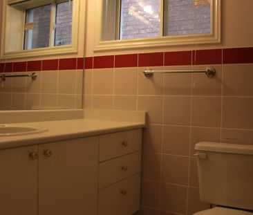 For Lease - 125 Stonebriar Drive, Vaughan, Ontario - Photo 2