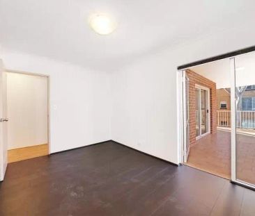 Apartment with 3 bedrooms, 2 bathrooms & parking for 1 car - Photo 3