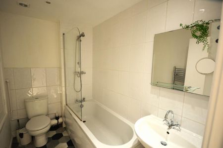 2 bedroom terraced house to rent - Photo 4