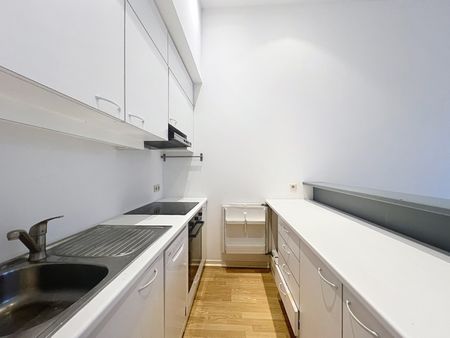 Appartement te huur in Ixelles - Photo 2