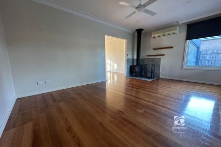 NEAT AS A PIN - Photo 2