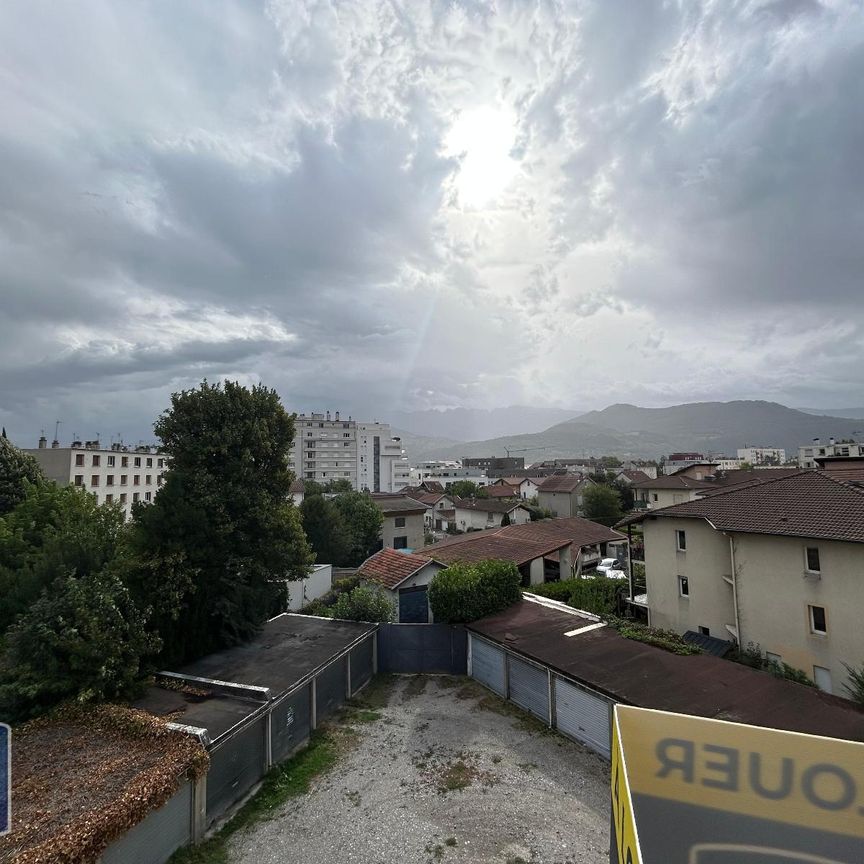 Location Appartement 3 pièces 57m² GRENOBLE 38000 - Photo 1