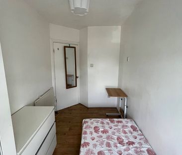 Room in a Shared House, Barclay Road, E13 - Photo 6