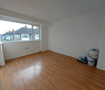 3 bedroom end of terrace house to rent - Photo 4