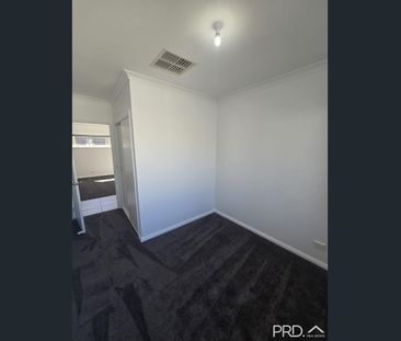 4BR LIVING - Photo 3