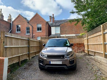 3 bedroom terraced house to rent - Photo 5